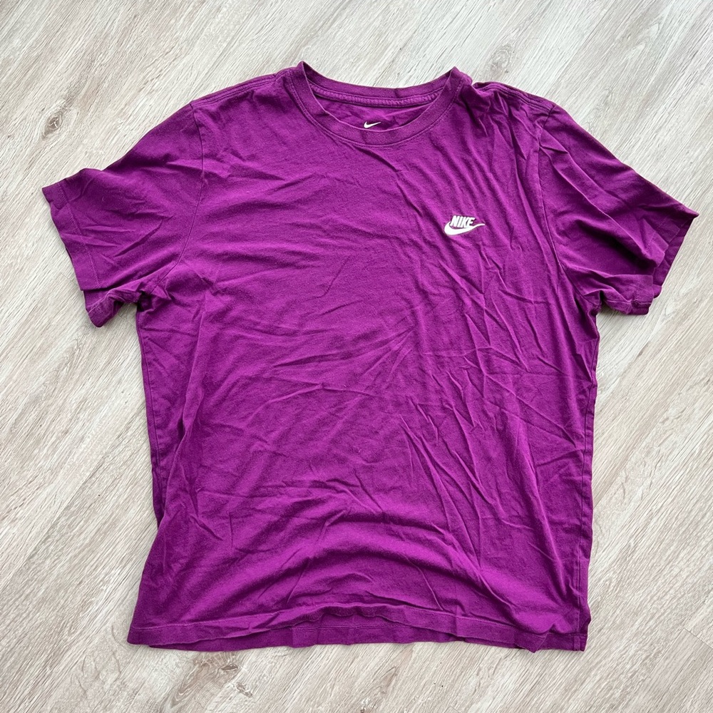 MINT NIKE SMALL LOGO TEE